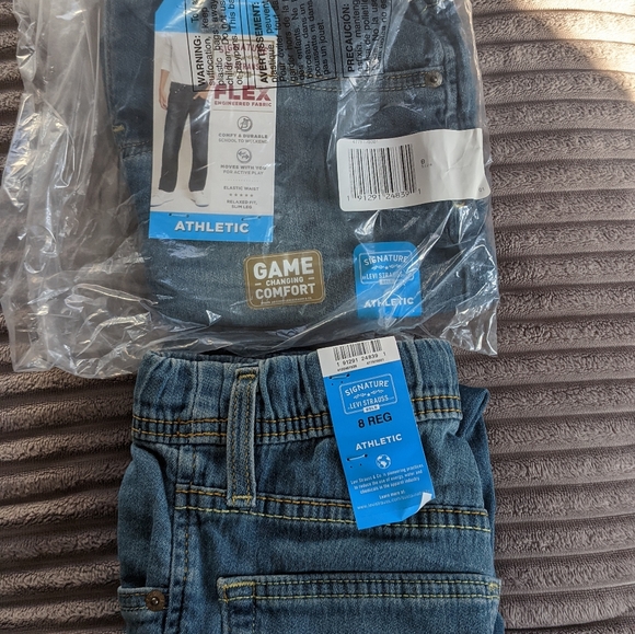 Boys size 8 Levi Flex Active jeans - Picture 2 of 6